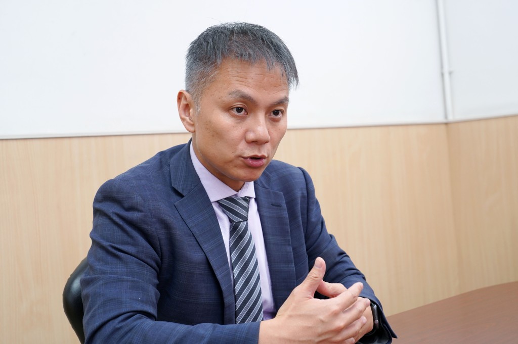 吳寶城認為新課程有助學生建立國家觀念，但相對本地議題與例子，學生的基礎知識未必足夠。 資料圖片