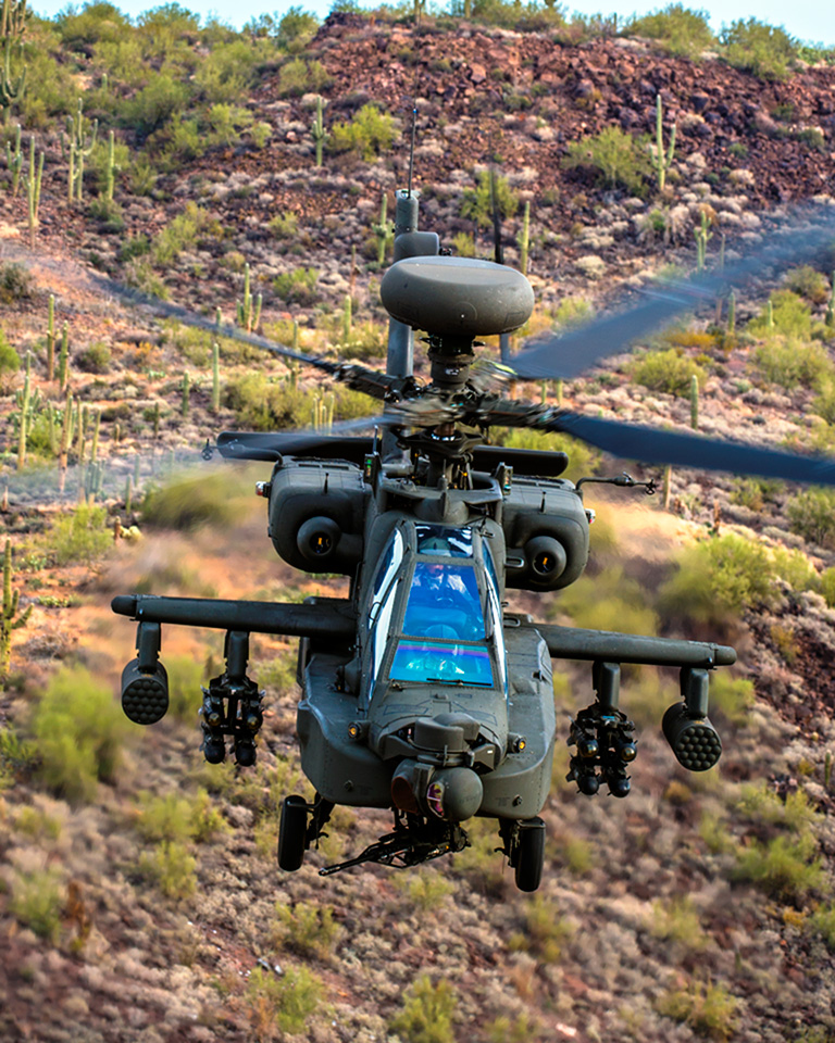 美國陸軍兩架AH-64阿帕奇直升機。波音
