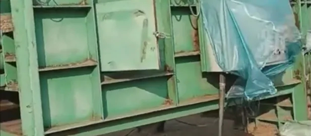 死者母親同時目睹事發經過。《新京報》 死者母親同時目睹事發經過。《新京報》