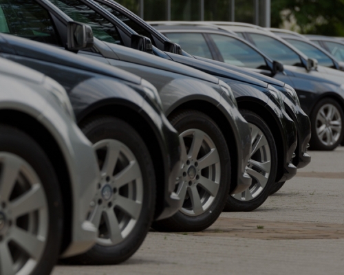 过去20年，美国进口的客用车辆从32%增长到48%。网图