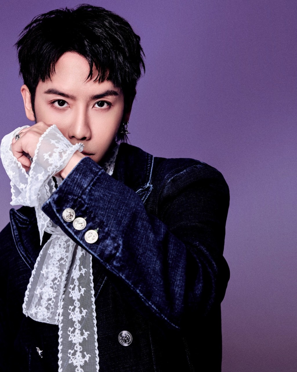 首發單曲《原諒我離開》以「愛」為核心命題。