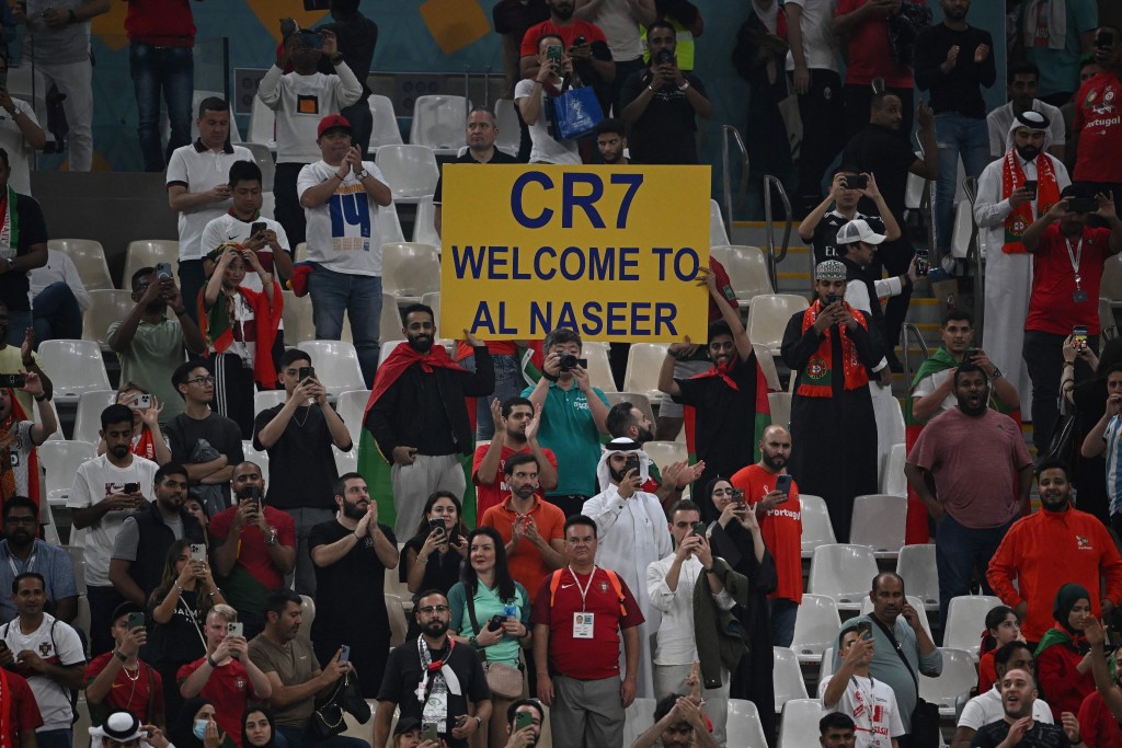 艾纳斯球迷早前在国内赛事举起欢迎C朗加盟的横额。网上图片