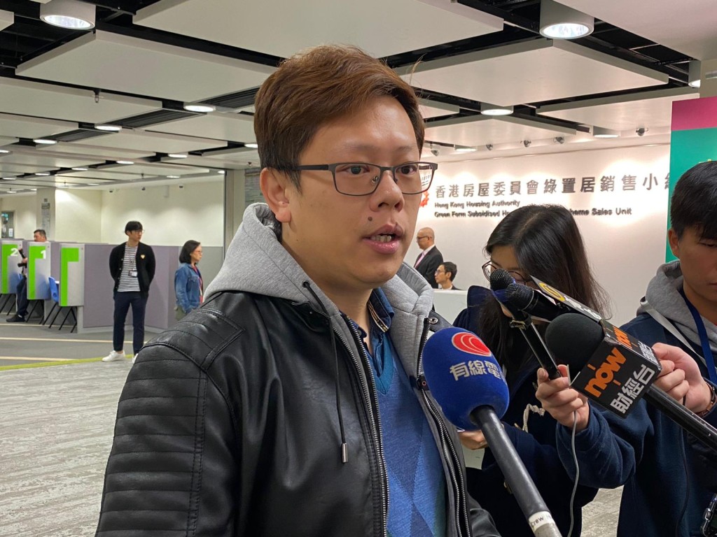 招國偉到場了解派表情況。
