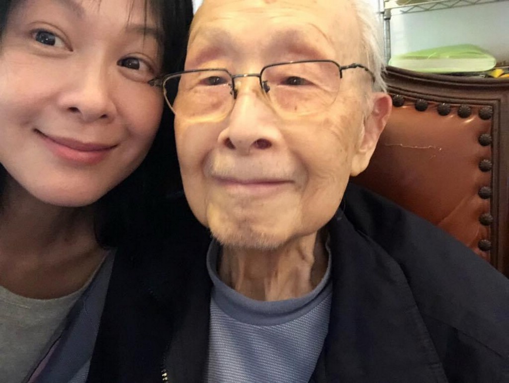 劉若英父親去年8月離世,享年92歲。