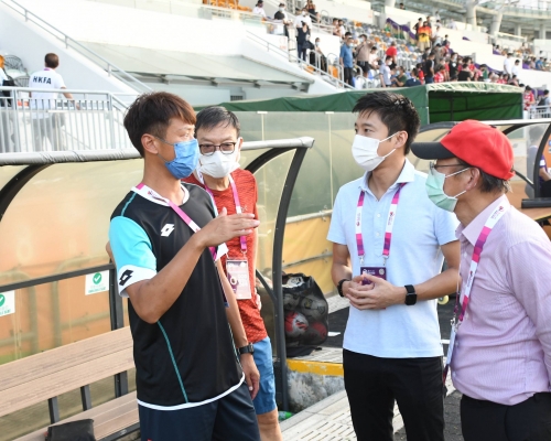 張健峰（左）認為香港U23仍有兩大缺點需要改善。吳家祺攝