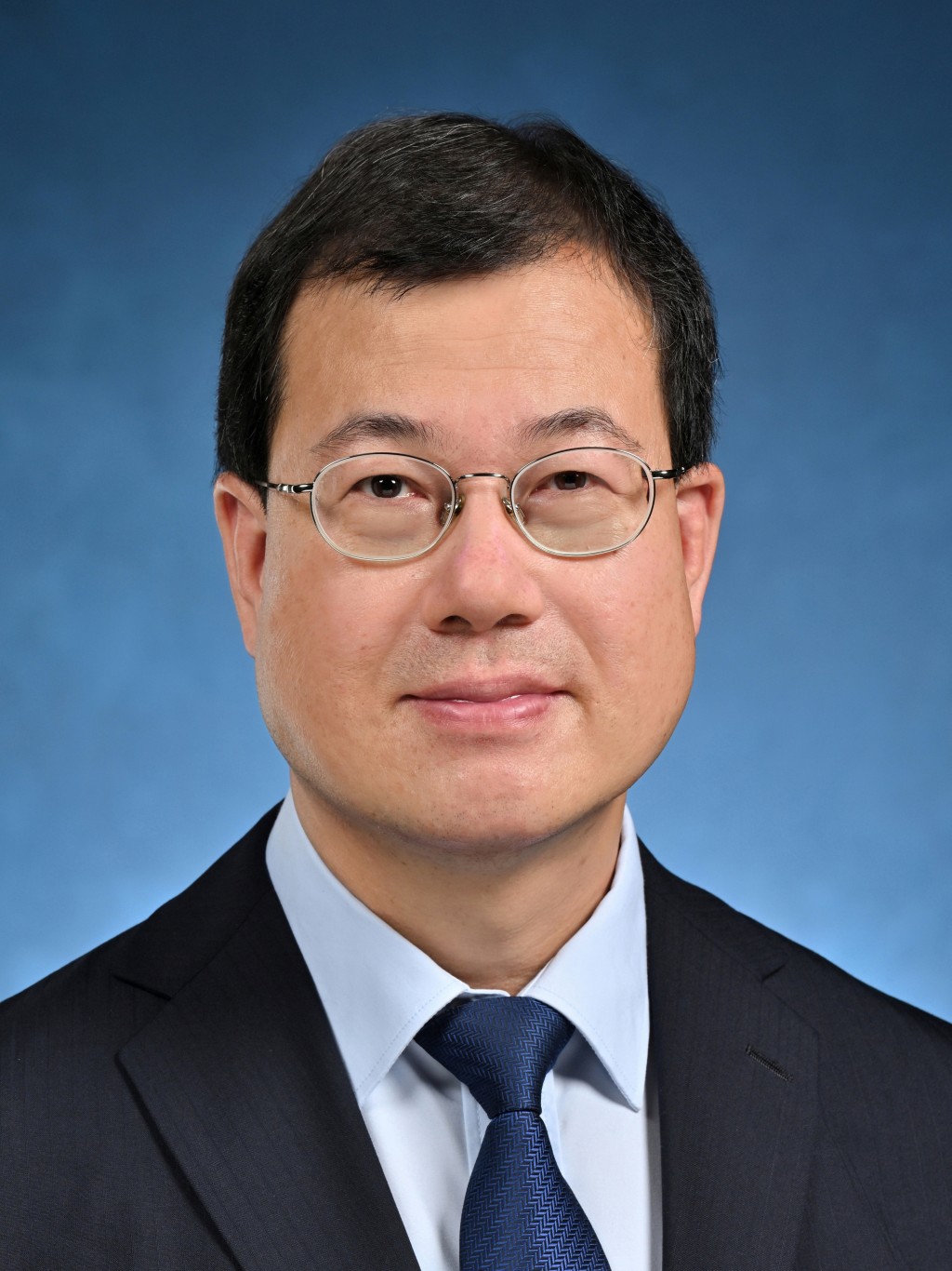 法律援助署署長莊因東將於明年一月一日展開退休前休假。