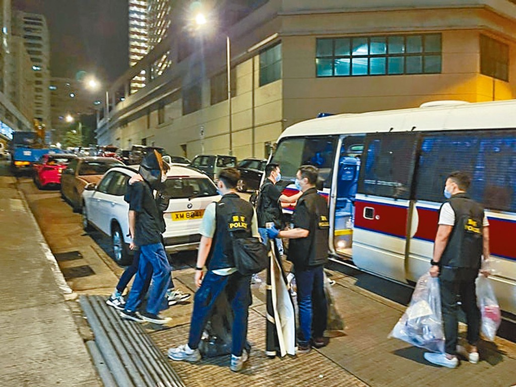 警方在屯門工廈拘捕涉案男子。