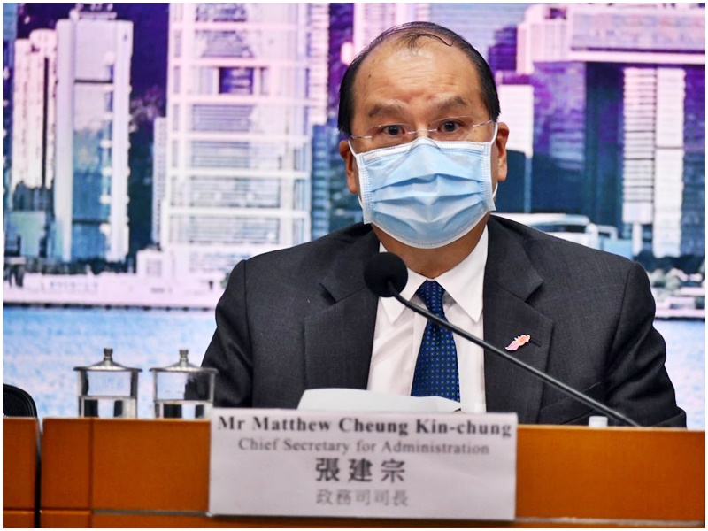 張建宗呼籲市民盡量留家,減少交社接觸,並強烈呼籲全港僱主容許僱員在家工作。