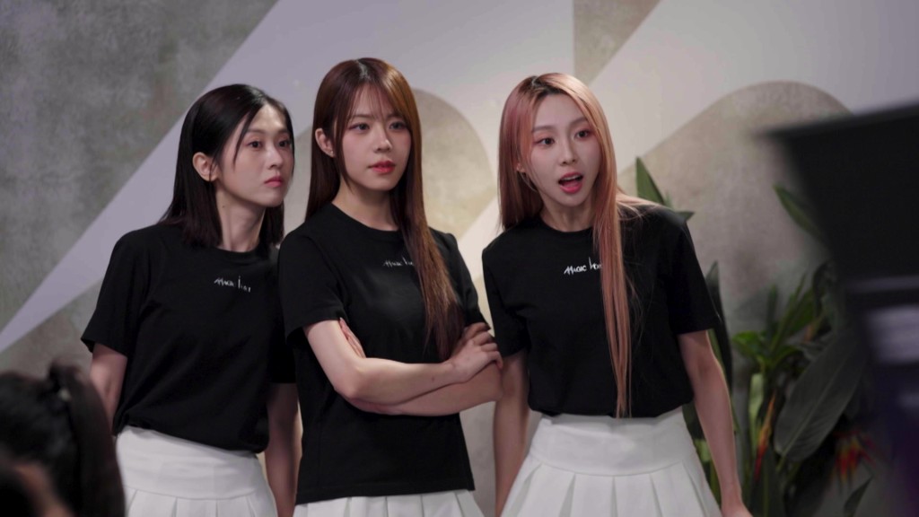除了莊子璇（Hilary），還有倪嘉雯（Carmen）、盧映彤（Skylar）。