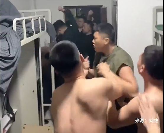 吉林司法警官学院学生爆群殴。