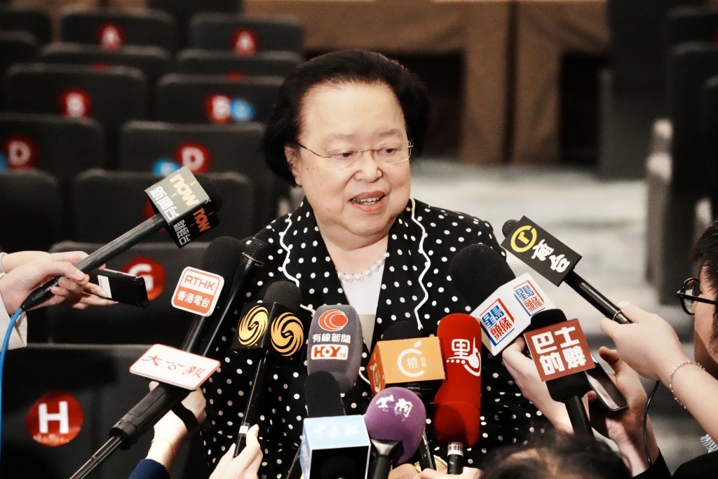 前香港基本法委員會副主任譚惠珠強調發展與安全是「你中有我、我中有你」的關係,兩者相互配合。 前香港基本法委員會副主任譚惠珠強調發展與安全是「你中有我、我中有你」的關係,兩者相互配合。