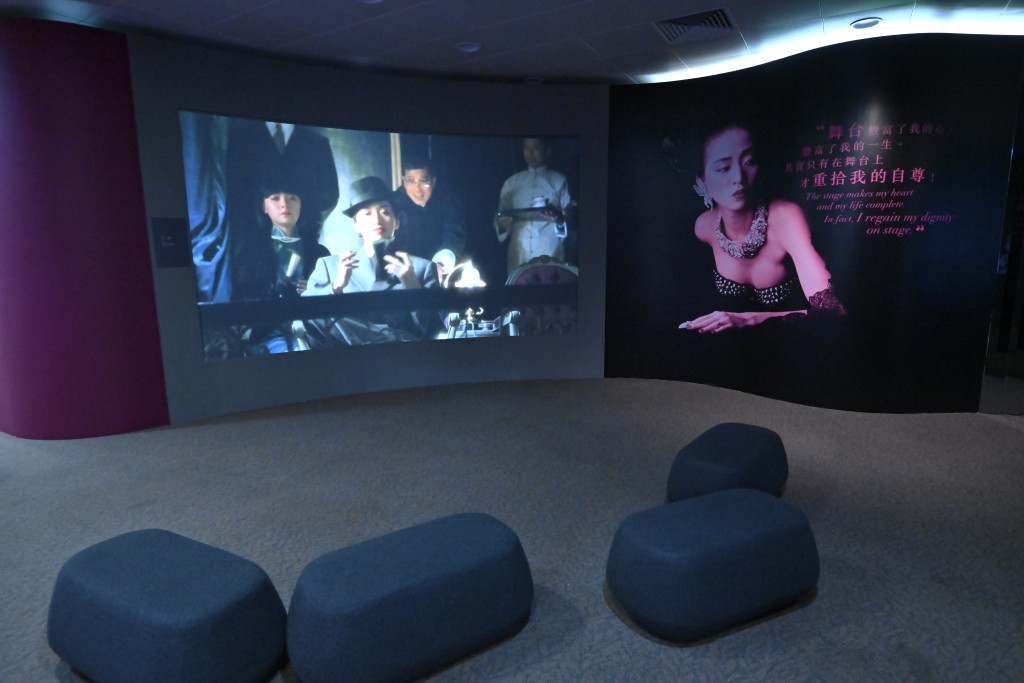 「绝代芳华・梅艳芳」展览梅艳芳在音乐和电影中不同形象及获奖感受。政府新闻处图片