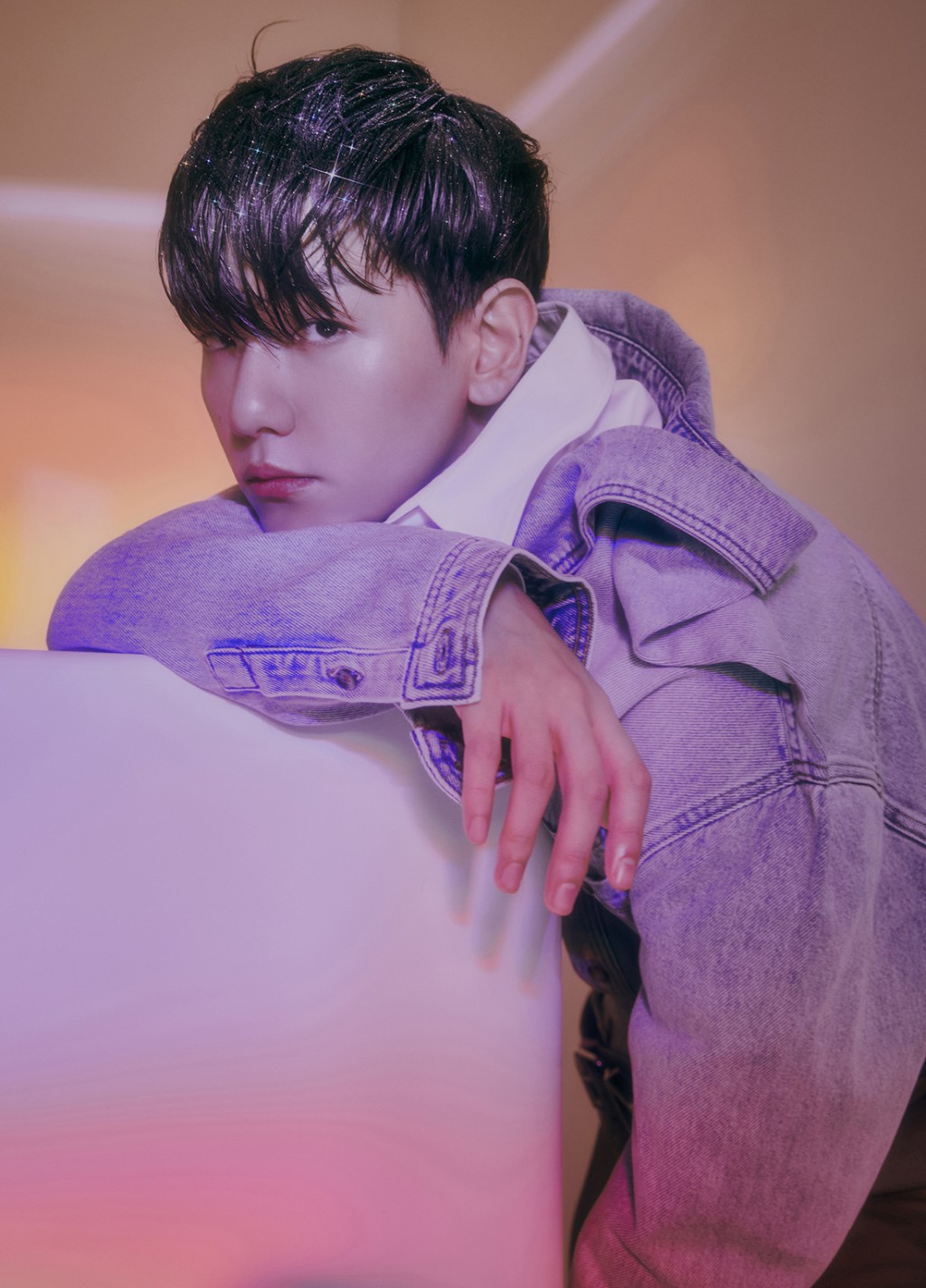 连同EXO的5张专辑，是伯贤第7次达成百万销量。