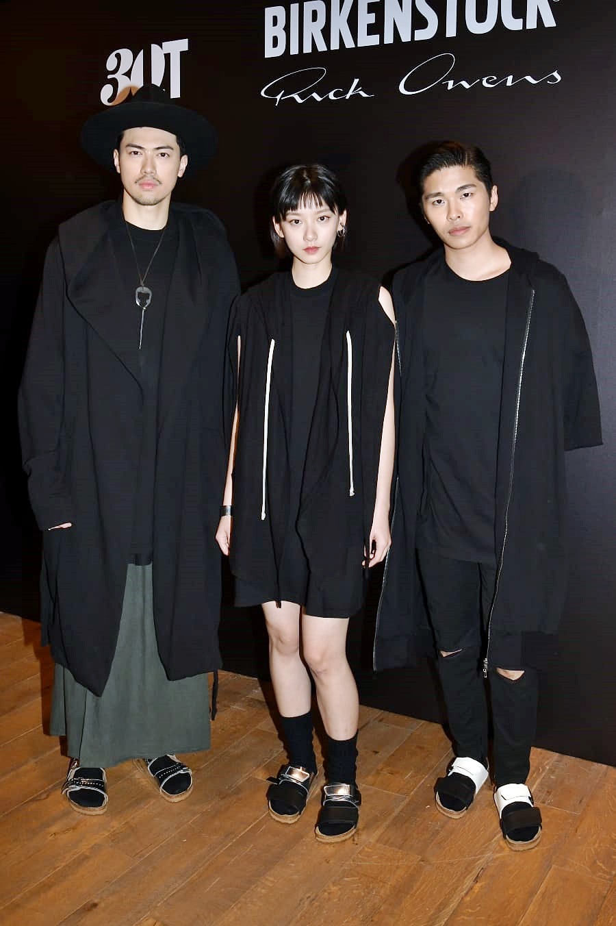 (左起)游學修、袁澧林和胡卓希一提到老闆古天樂立即「靜晒」,尷尬互望傻笑。