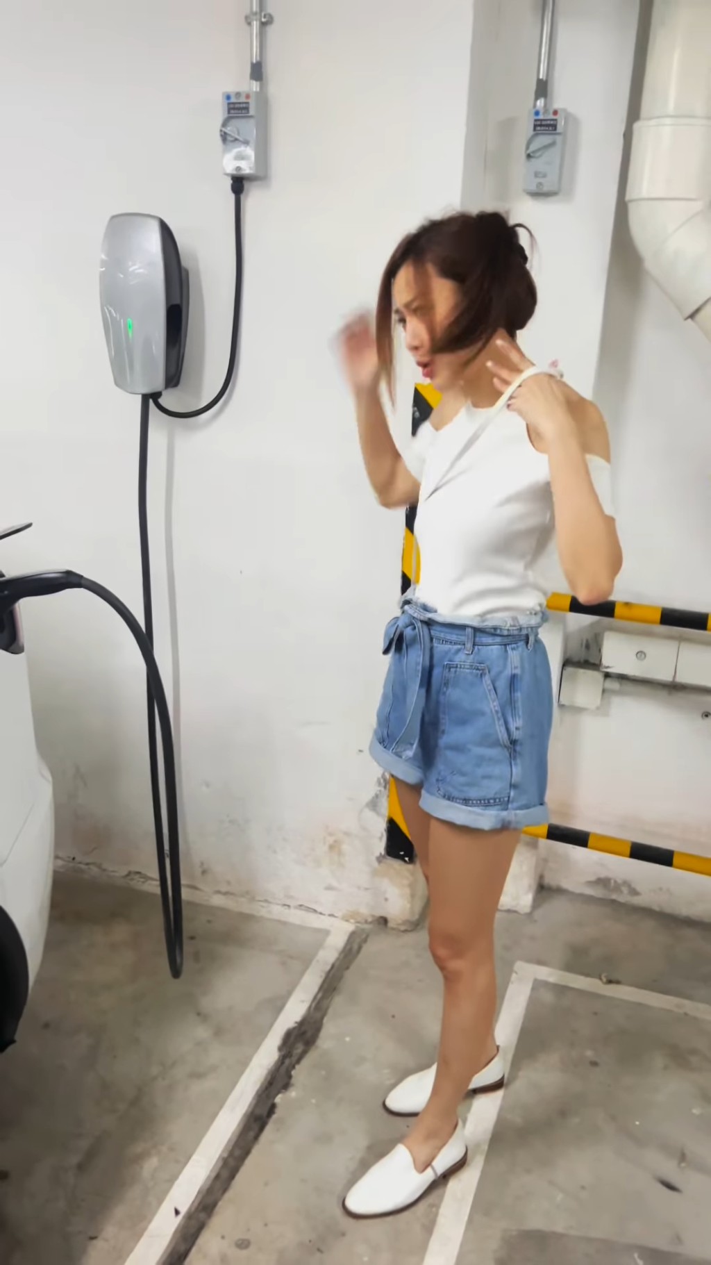 最近，朱智賢在IG上發佈了一條同謝東閔合拍的搞笑影片。