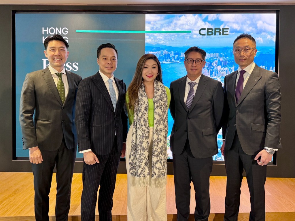 陳錦平表示，預期辦公室租賃動能將增強，隨香港金融市場勢頭延續，帶動租戶選擇「追求優質」的搬遷策略。