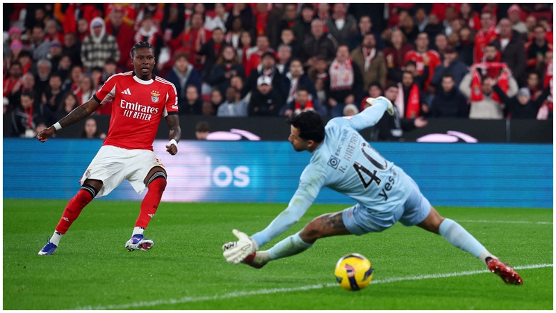 卡巴尔（左）的高速在尾段经常占得甜头。REUTERS