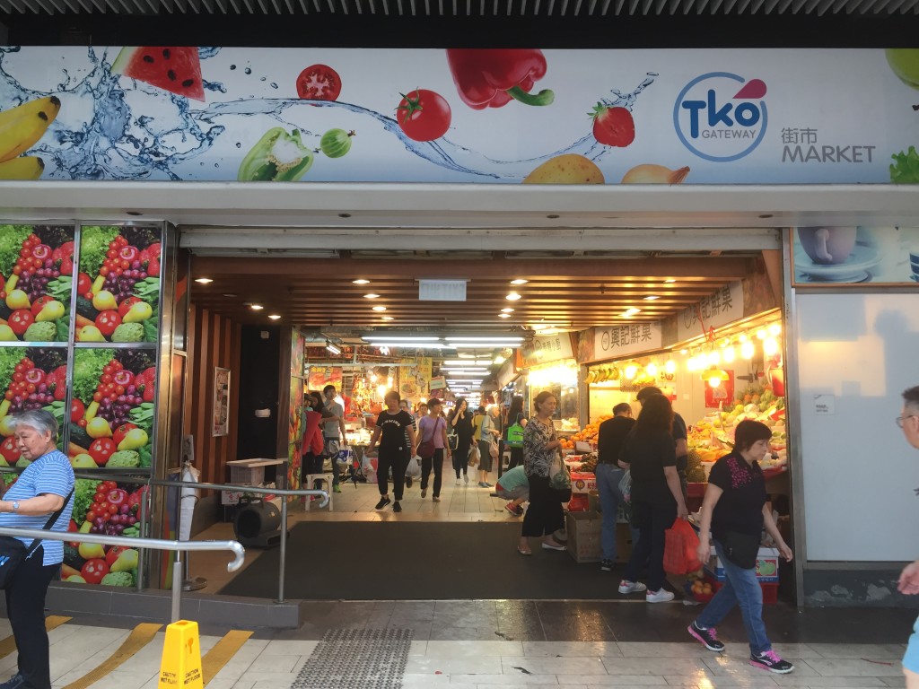 厚德街市10月封場,有商戶擔心豪裝會清走小檔。