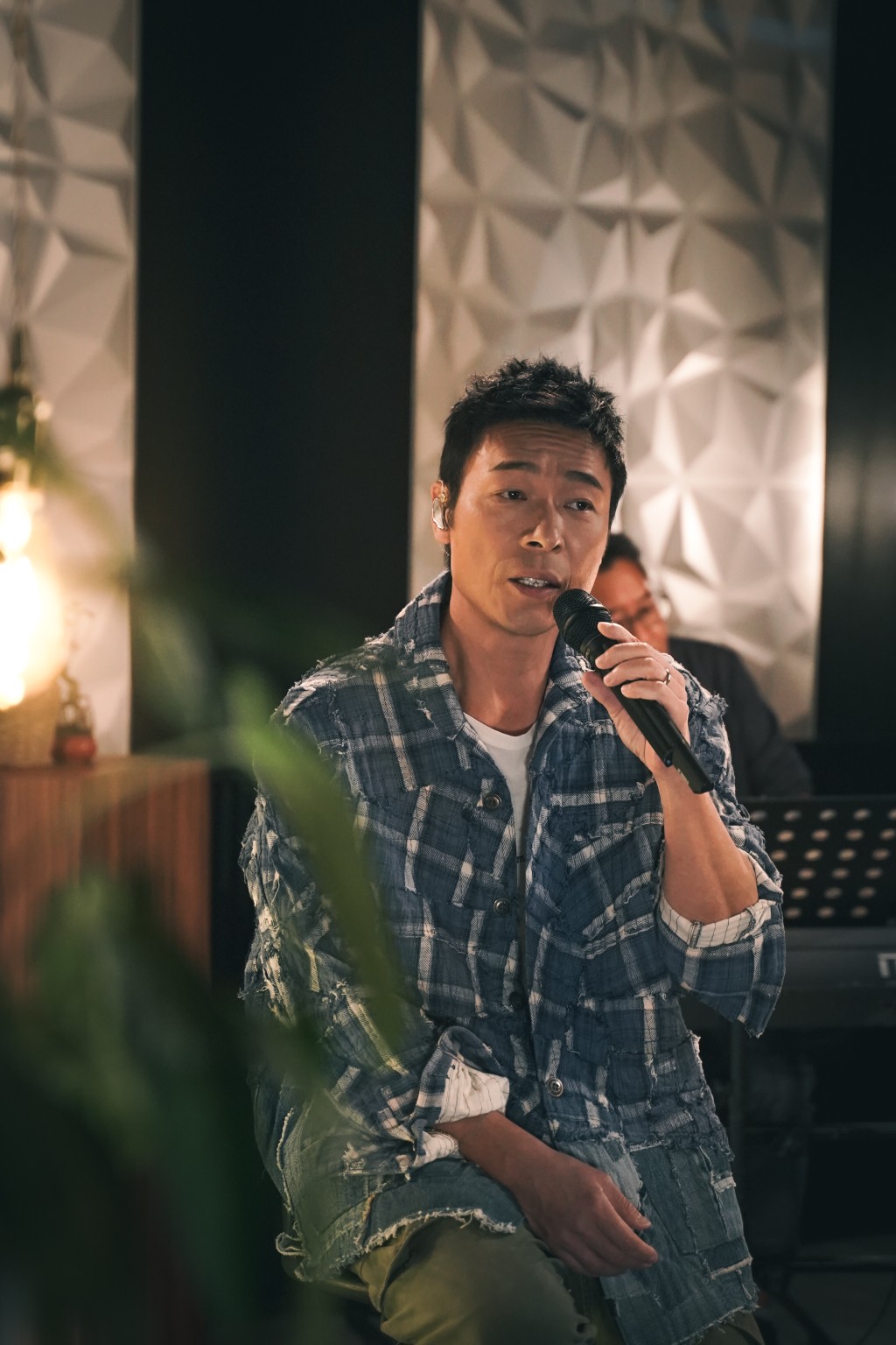 許志安去年簽約環球唱片推出新歌，正式復出歌壇，開直播演唱會時更狀態大勇，獲得不少樂迷支持。