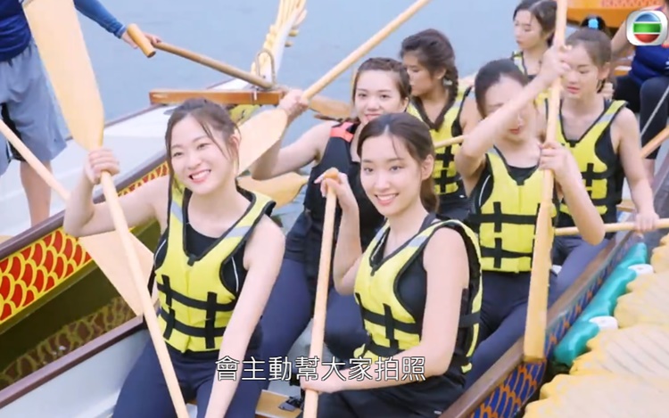 向海嵐幫師妹影大合照。