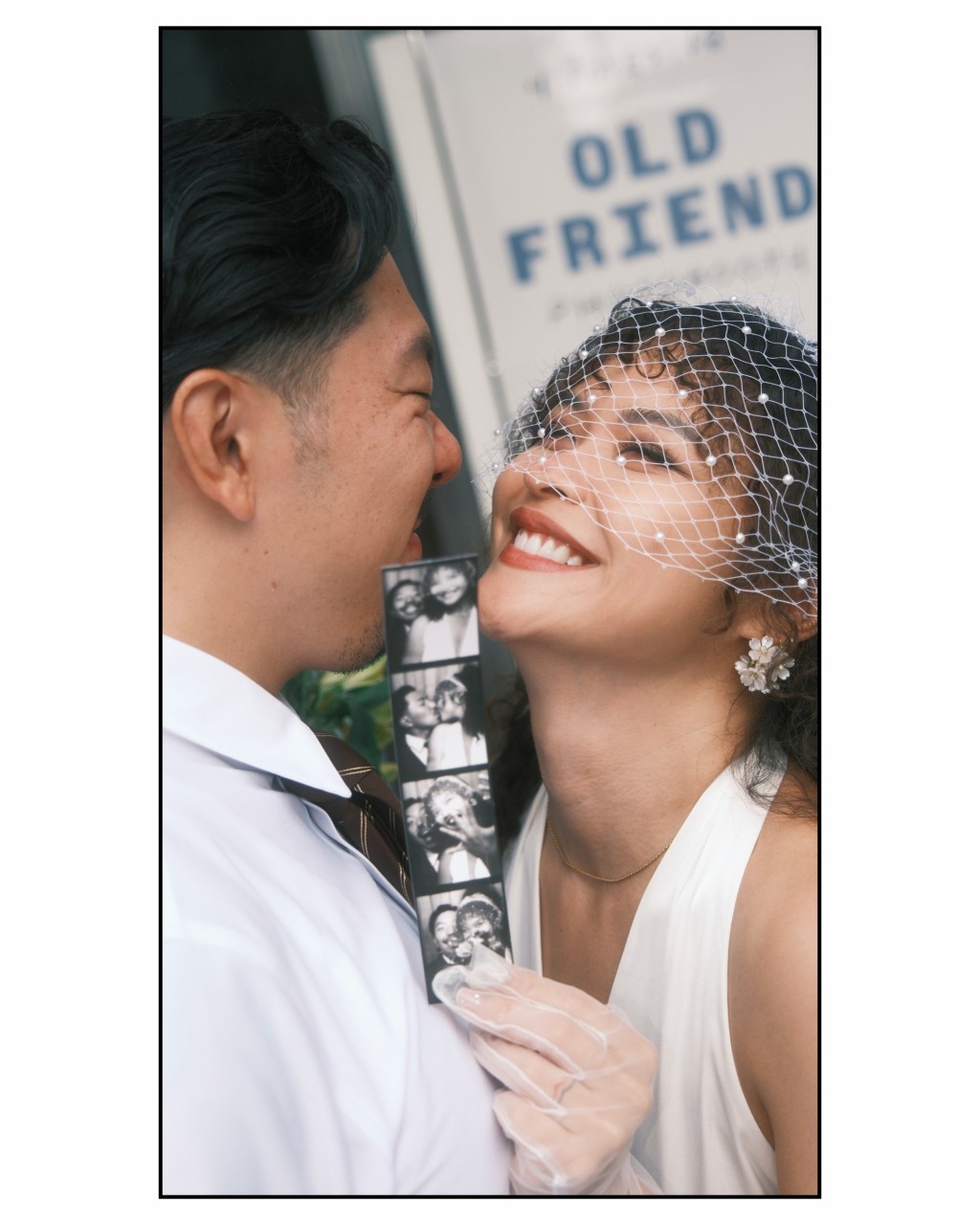 捕捉了新婚夫婦的甜蜜與率性時刻。 捕捉了新婚夫婦的甜蜜與率性時刻。