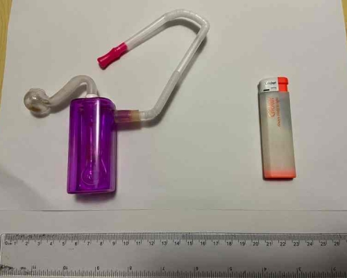 行動中警員檢獲的一個冰壼。圖:警方提供