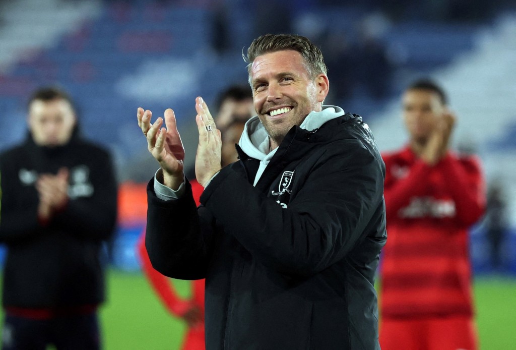 艾华士出任狼队领队。路透社