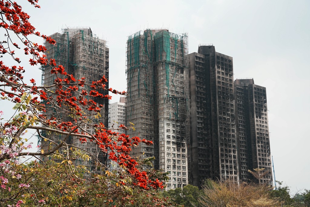 有人文科資深教師認為，社會在宏福苑大火後防災意識提高，但課本內容跟不上。 資料圖片