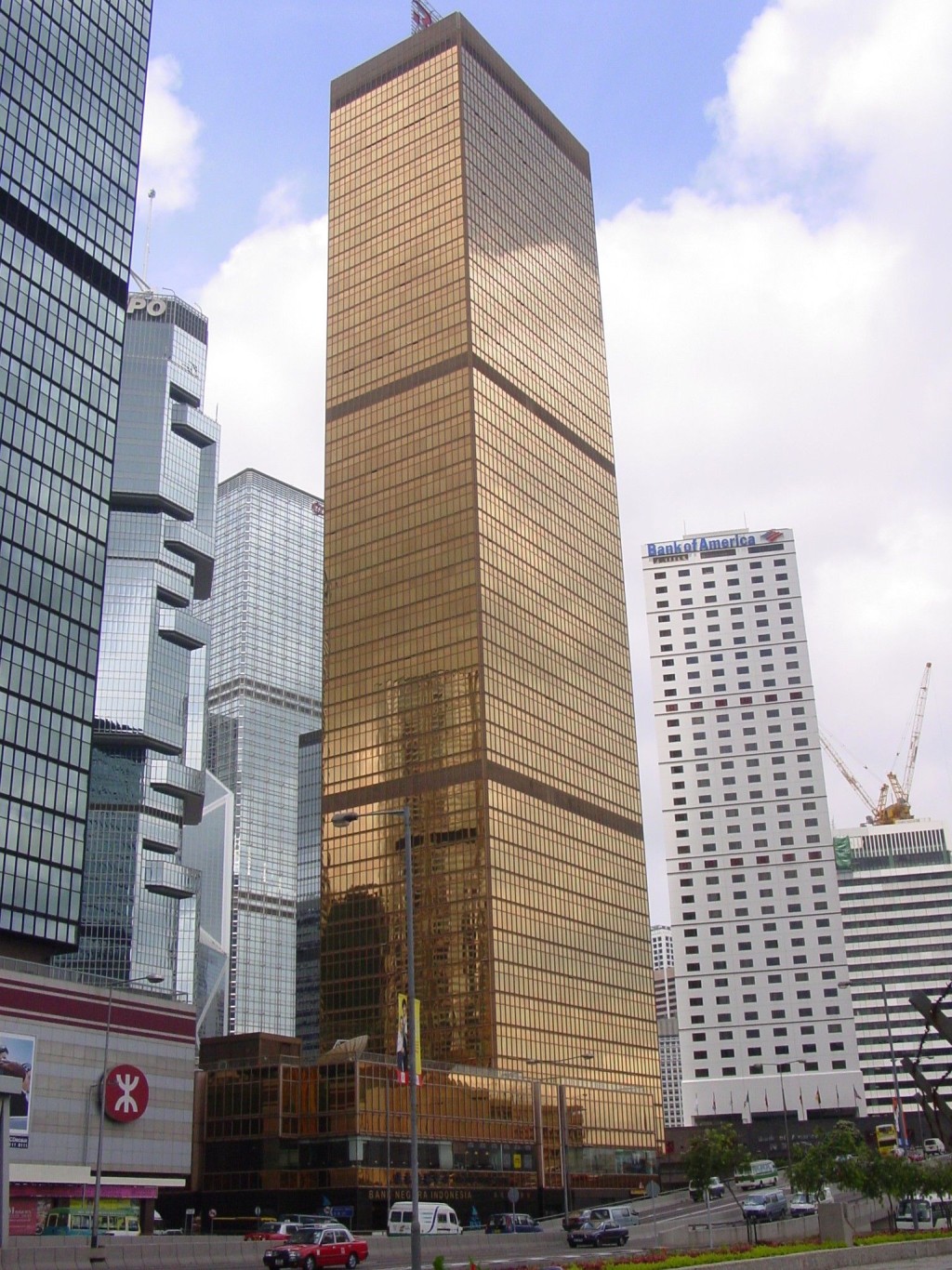 金鐘遠東金融中心以每呎1.68萬易手,涉資約9072萬,原業主絲寶國際。 金鐘遠東金融中心以每呎1.68萬易手,涉資約9072萬,原業主絲寶國際。