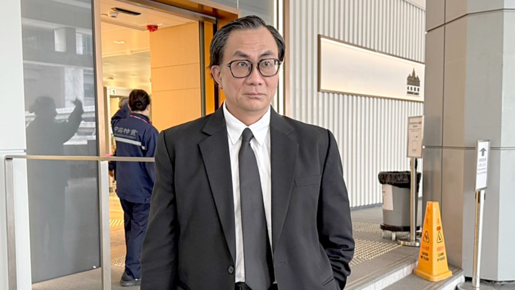 專家證人、瑪嘉烈醫院兒科顧問醫生關日華指,死者傷勢與遭猛烈搖晃徵狀吻合。黃巧兒攝
