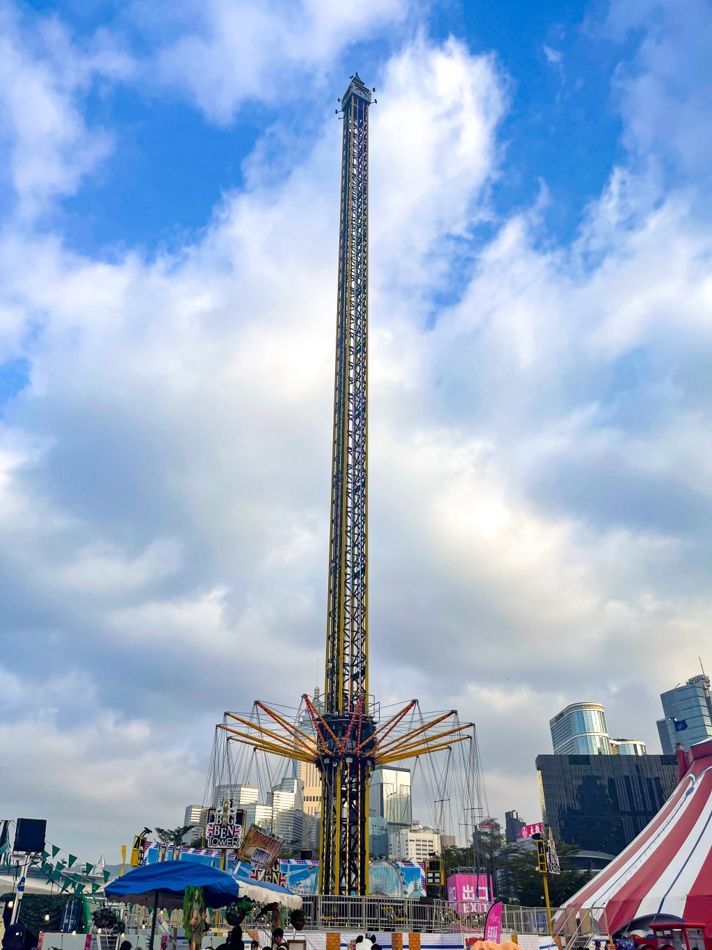 80米高、全球最高移動式遊樂設施 — 「大笨鐘塔」（圖片來源：官方圖片）