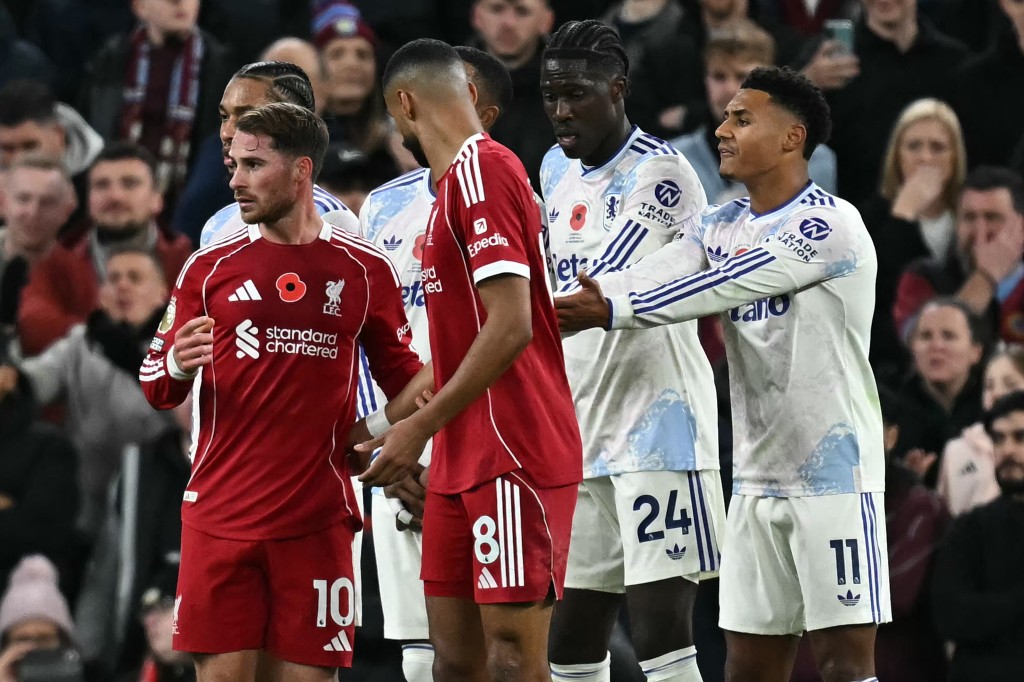 利物浦今場用回阿歷斯麥亞里士打、賴恩格雲貝治和蘇保斯拉爾的中場組合。法新社 利物浦今場用回阿歷斯麥亞里士打、賴恩格雲貝治和蘇保斯拉爾的中場組合。法新社