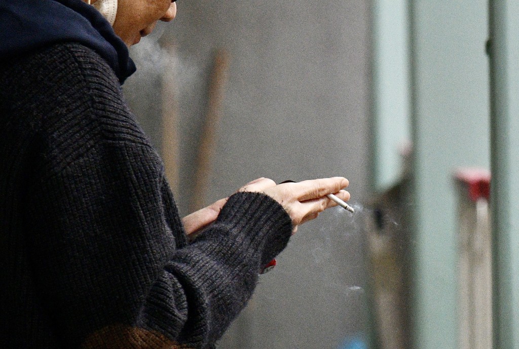 政府提出十項短期控煙措施，爭取在今年完成立法。資料圖片