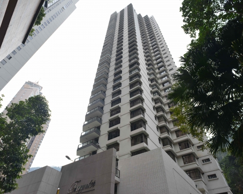 永隆银行伍氏家族成员，刚以6000万沽中半山地利根德阁。