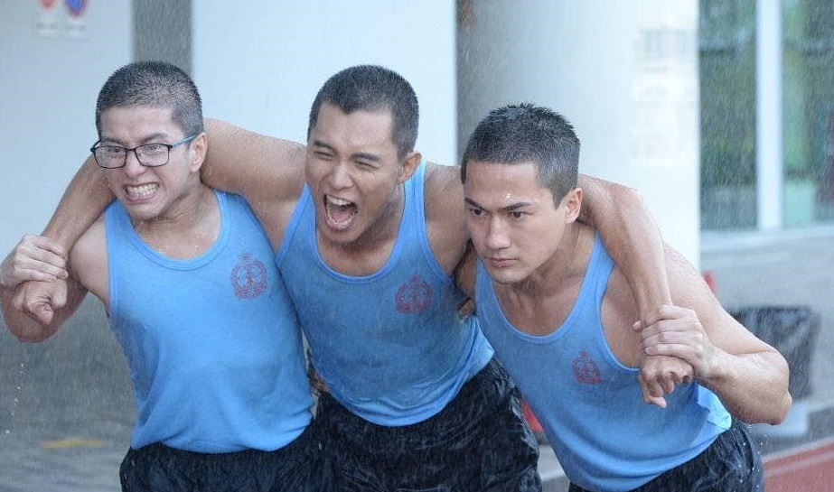 郭子豪(右)在《跳》剧中饰演救护员陆昊然(六号)。