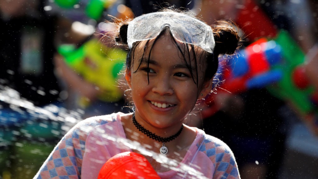 泰國潑水節是當地每年最隆重的節日。(路透社)