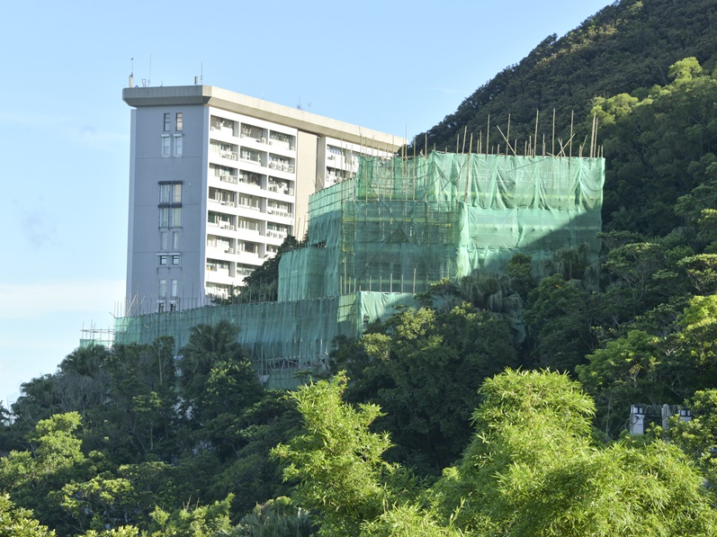 堅城是山頂加列山道一豪宅項目的承建商。