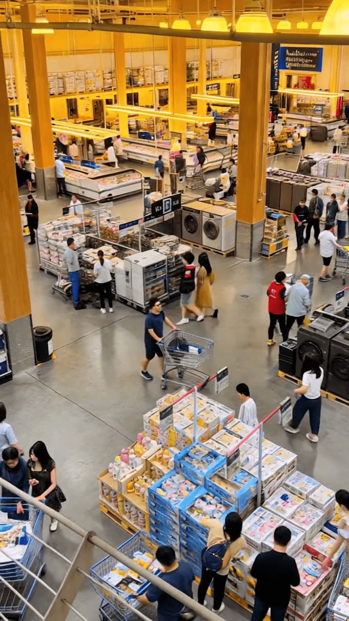 內地有多間大型連鎖超市，是不少北上港人購買食材熱點。海關FB