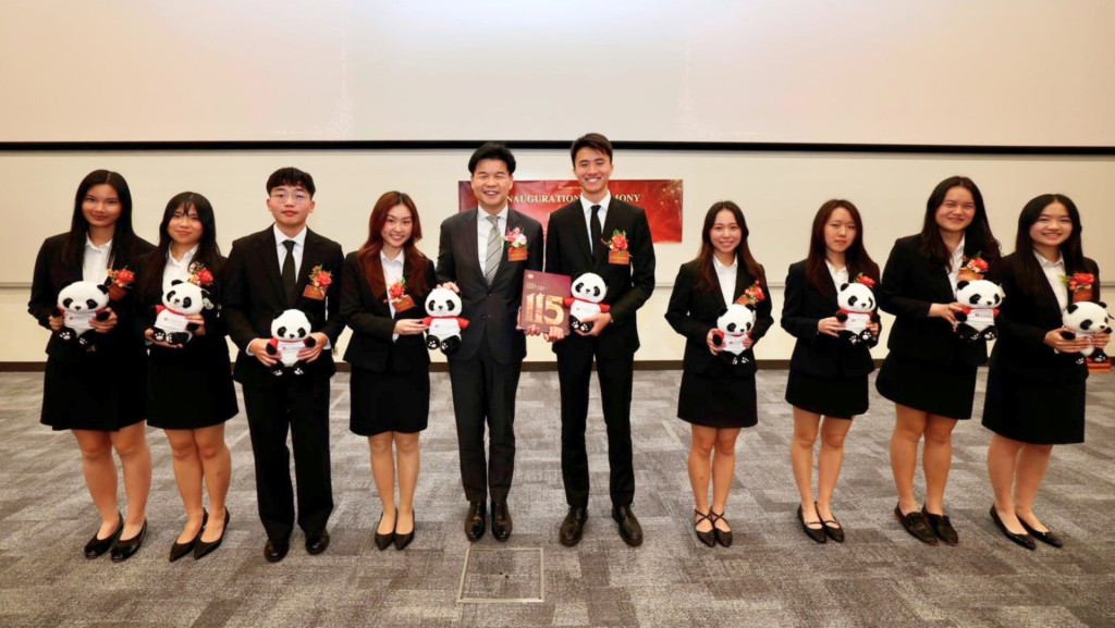 湯文龍上周五應邀出席中大第十八屆法律學院本科生院會執行委員會Invictus 就職典禮。香港律師會fb圖片 