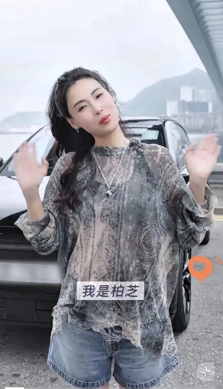 張栢芝早前拍片,表示已買了新車送予Lucas。 張栢芝早前拍片,表示已買了新車送予Lucas。