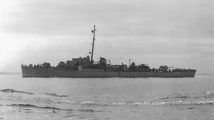 塞繆爾‧B‧羅伯茨號1944年於薩馬島海戰中被日軍擊沉。美國海軍圖片