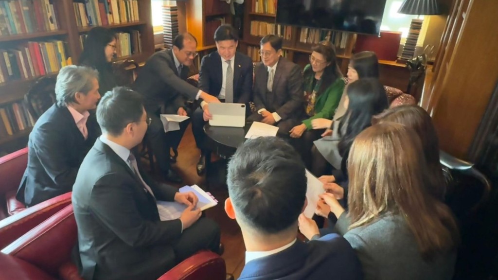 香港律師會與法律援助署署長會面  加強合作  促進司法公義。律師會fb