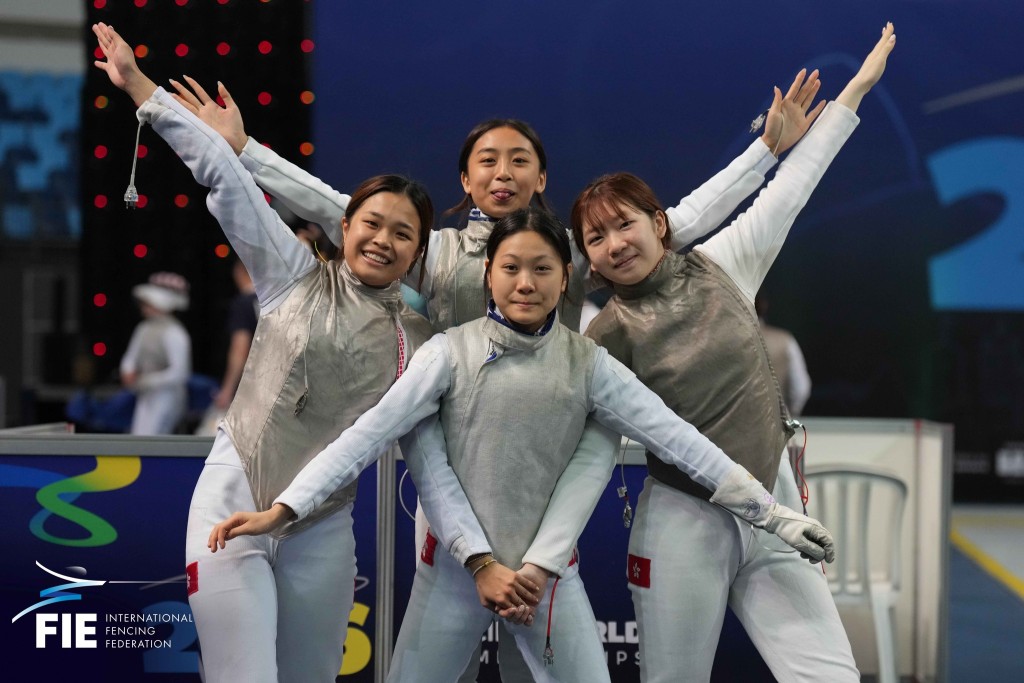 港隊花劍女團由黃純一、樊寶㦤、梁𣪧僑及黃諾頤組成。FIE圖