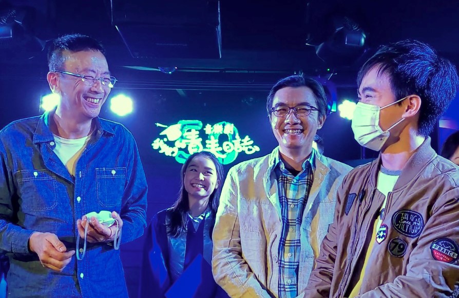 旦哥欣賞陳恩碩才華，所以一直為音樂劇《我們的青春日誌》擔任顧問。