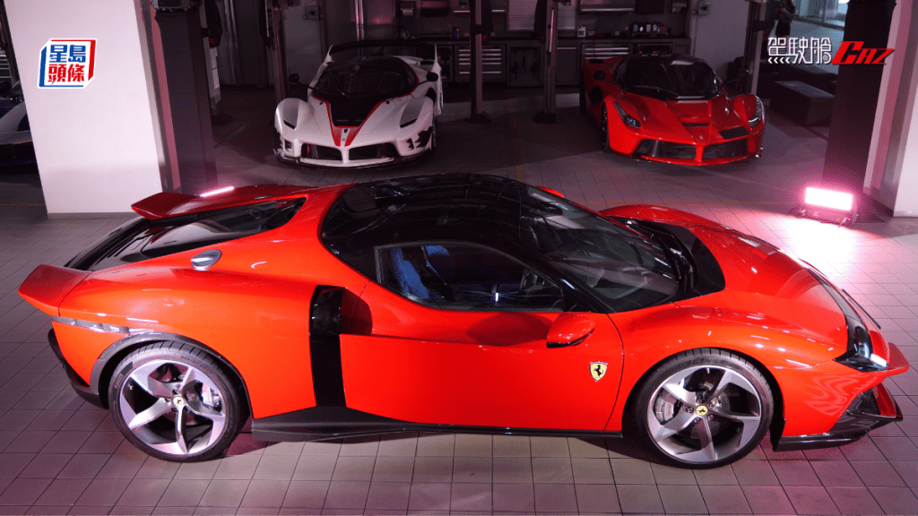 法拉利Ferrari香港代理Blackbird Concessionaires剛於上周六(3月14日)下午，在葵涌售後中心發表全新849 Testarossa旗艦級混能超跑，車價落實為876萬元起。