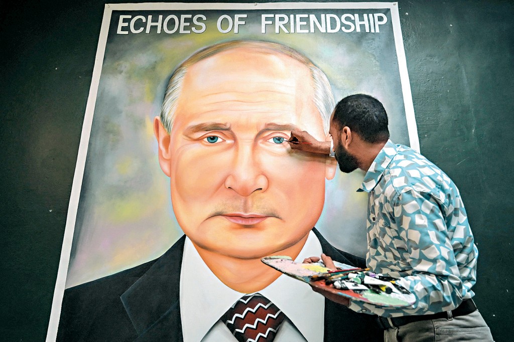 普京訪問印度前夕，印度藝術家在旁遮普邦繪製普京肖像。