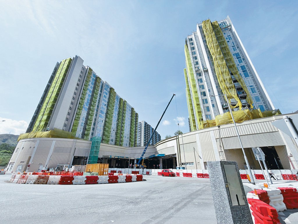 柏瓏昨天單日連售4伙，周末共沽7伙，涉額近5280萬。