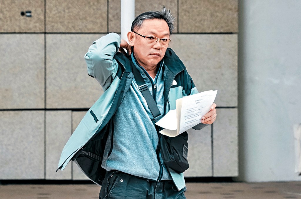 3名被告55歲空調工程師黃建國、61歲家庭主婦馬惠鈴及66歲無業男林建栻，涉轉載呼籲他人不投票的帖文被起訴。