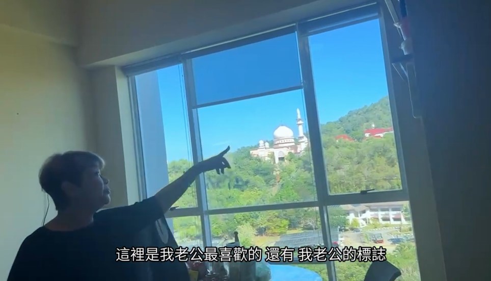 肥媽廚房的廚櫃是她和亡夫愛的信物。 肥媽廚房的廚櫃是她和亡夫愛的信物。