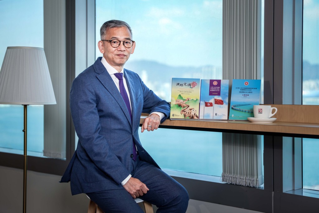 胡英明強調，廉署兩年前成立了香港國際廉政學院， 為世界各地的反貪人員以及本地公私營界別舉辦專業培 訓。